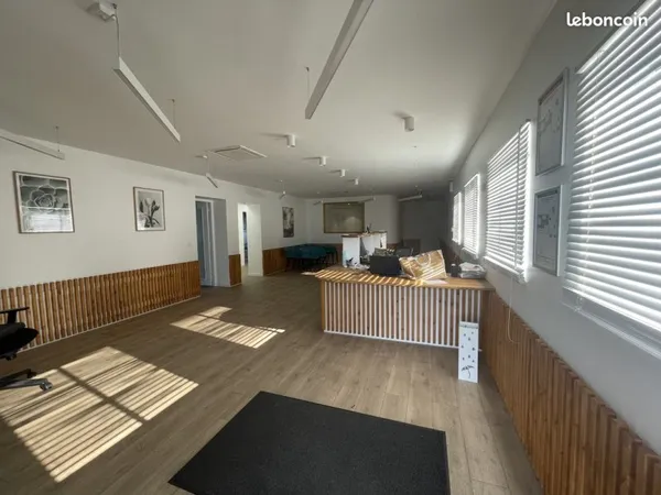 Local commercial 158 m² Rousset