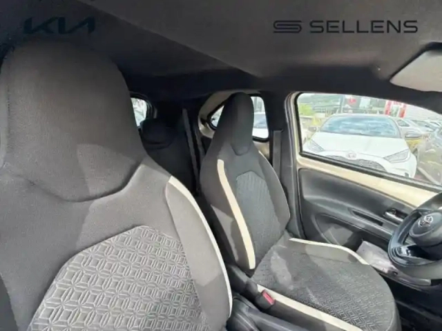 Toyota Aygo X 1.0 vvt-i 72ch design s-cvt — photo 15