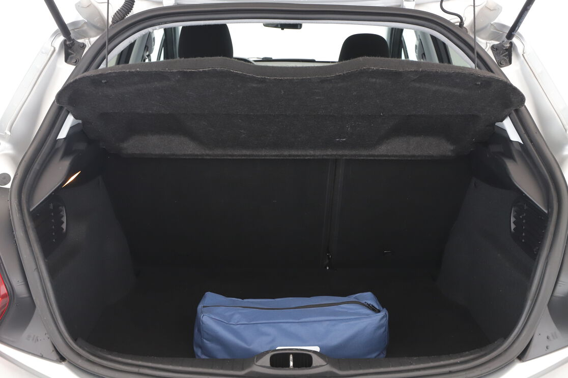 Peugeot 208 1.6 Blue-HDi Style — photo 16