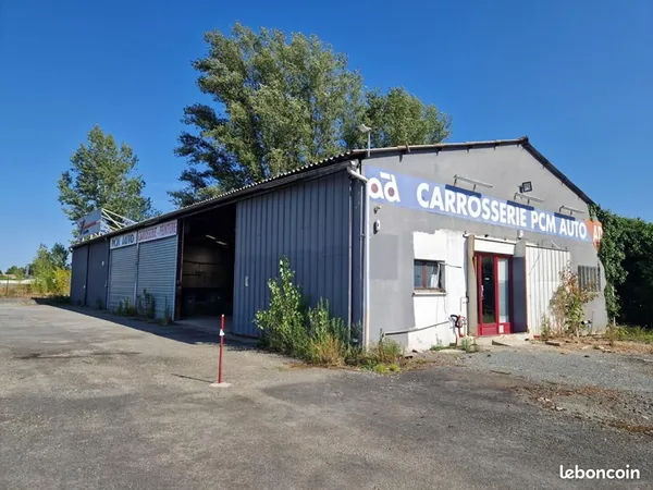 Local industriel 405 m²