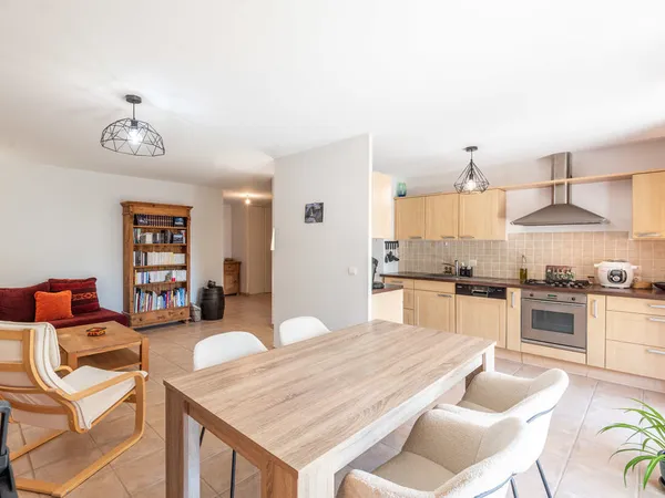 Appartement T4 de 90 m² avec balcon, garage et cave