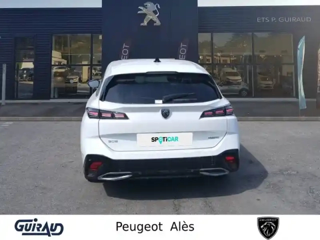 Peugeot 308 sw phev 180 e-eat8 — photo 6