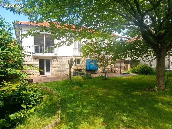 Maison familiale 125m² - 4 chambres - Jardin ombragé 531m² Sud-Ouest - Niort Goise-Champommier proch