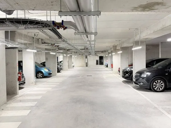 Parking 13 m²