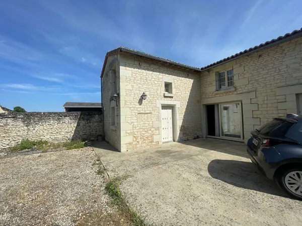Maison ancienne ferme entièrement rénovée à vendre à Ternay - 4 pièces, 145 m²