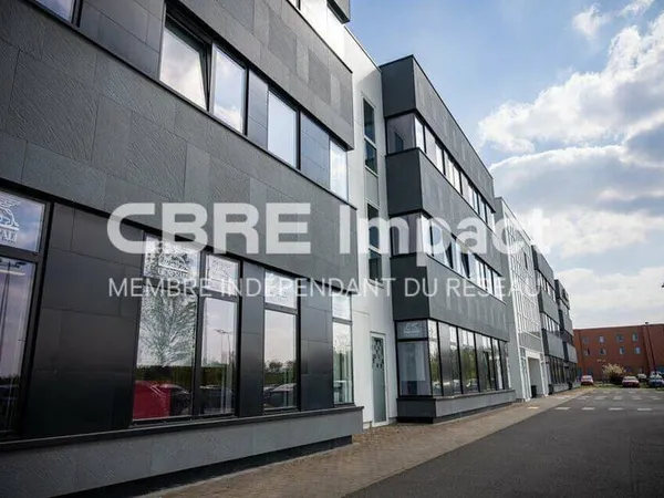 Bureau 810 m²