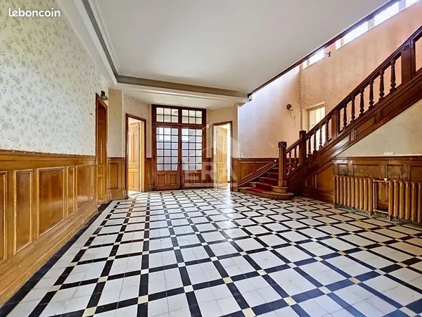 Maison 11 pièces 579 m²
