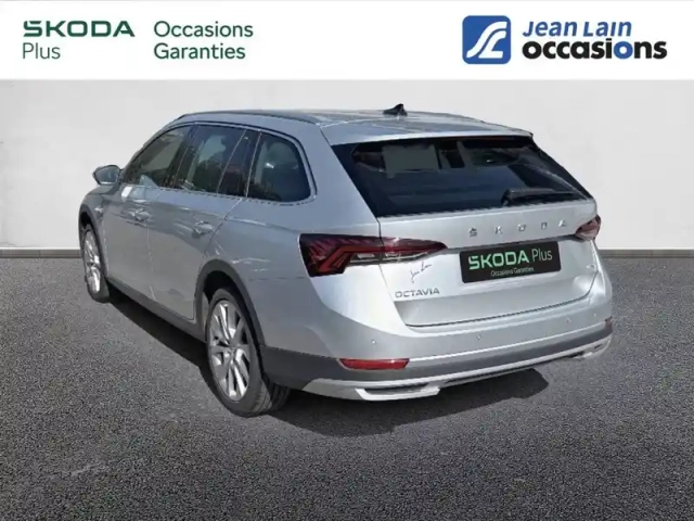 Skoda Octavia combi 2.0 tdi 200 ch dsg7 4x4 — photo 11