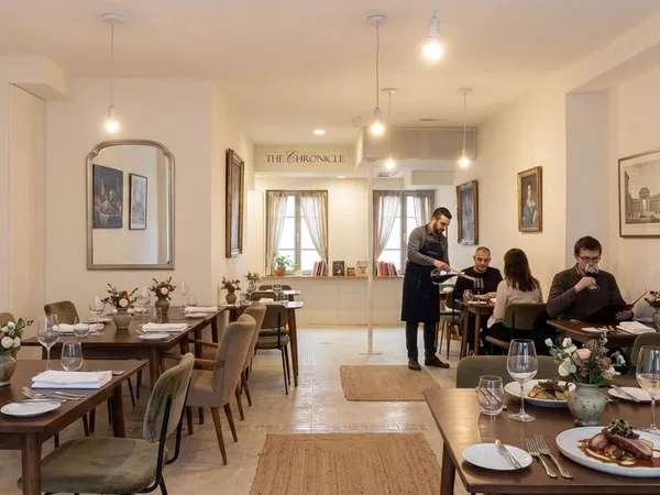 Local 81 m² Paris