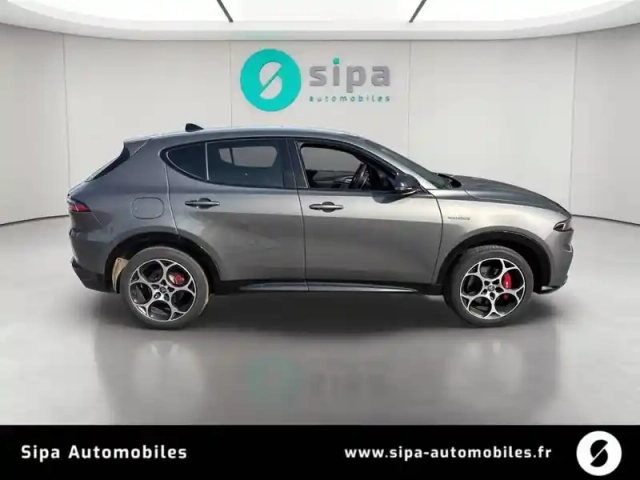 Alfa Romeo Tonale 1.3 hybride rechargeable phev 280ch at6 e-q4 — photo 6