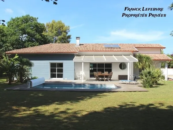 Villa 5 pièces de 160 m2 sur terrain 1200 m²