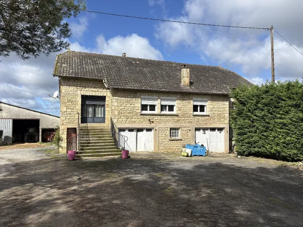 Domaine rural avec deux habitations, dépendances et terres