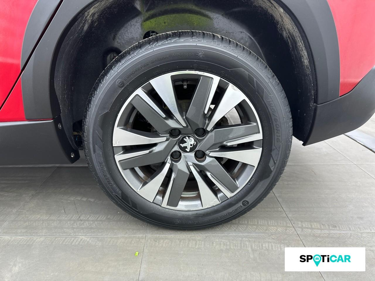 Peugeot 2008 1.2 puretech 110ch e6.c allure s&s eat6 — photo 11