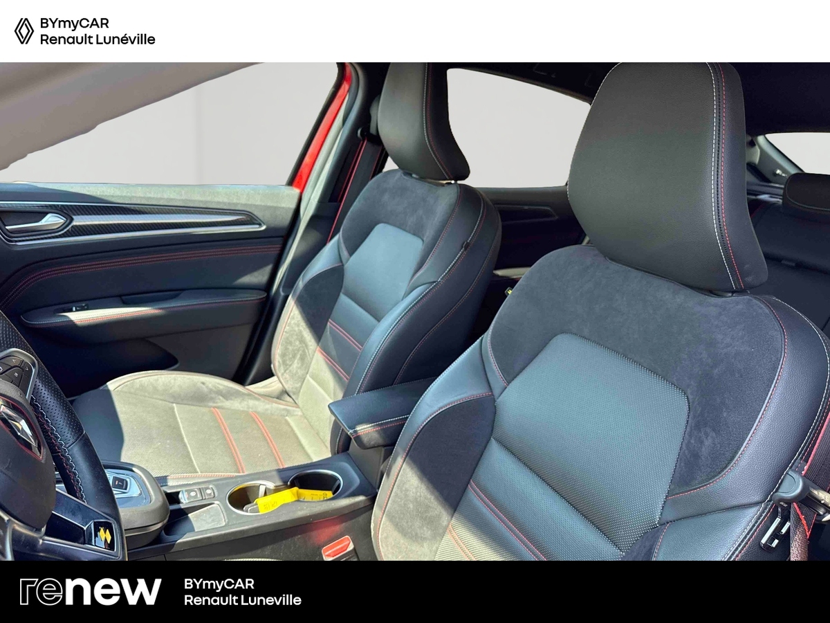 Renault Arkana E-Tech 145 - 21B — photo 11