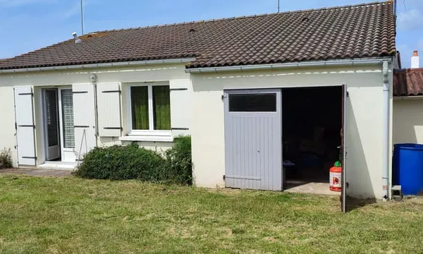En vente à Saint-Michel-Chef-Chef : villa avec 4 pièces