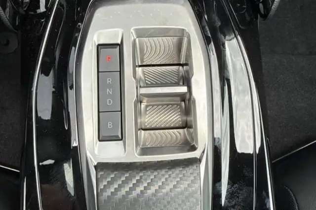 Peugeot 2008 electrique 54 kwh 156 ch — photo 26