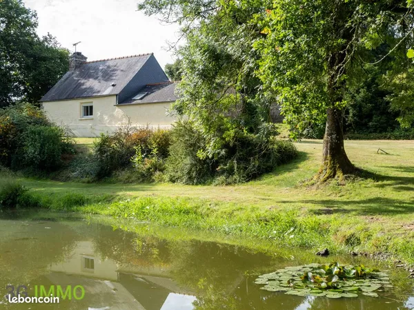 Propriété de caractère avec gîte, dépendances et étang - Locarn (29)