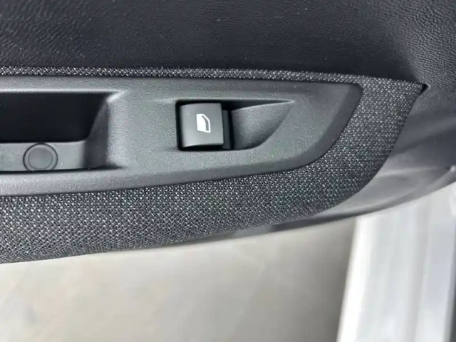 Peugeot 208 hybrid 100 e-dcs6 — photo 15