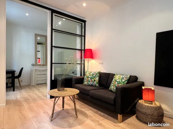 Appartement meublé de 28 m² situé au 2 square Bolivar (19e), à louer à partir de 01 novembre 2026