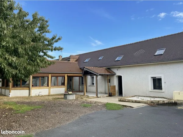 Maison 9 pièces 225 m²