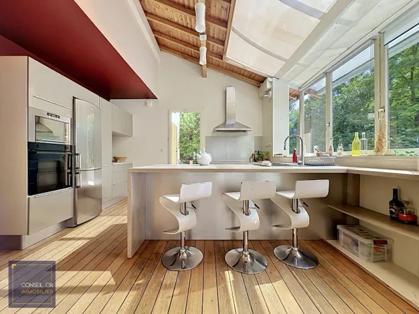 Maison 6 pièces 220 m²