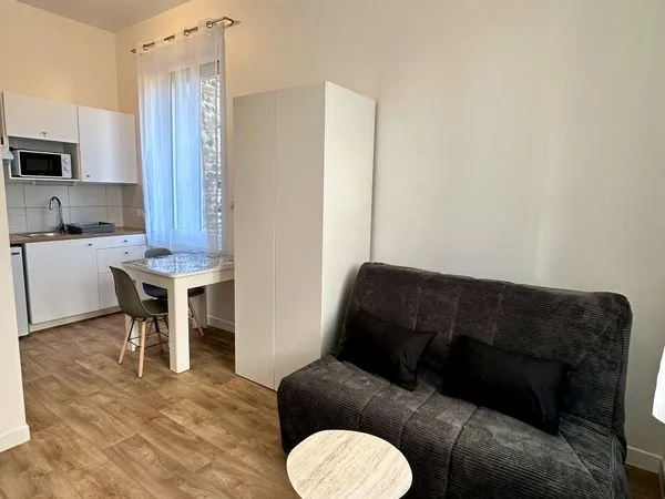 Appartement meublé studio de standing 20m² en centre-ville - RDC droite