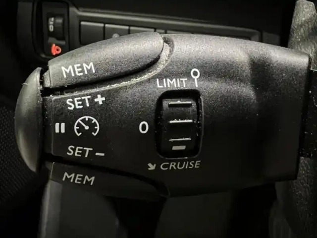 Peugeot 308 sw 1.2 puretech 110ch s&amp;s style — photo 14