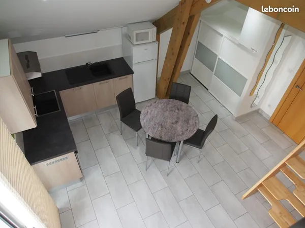 Appartement meublé dans maison