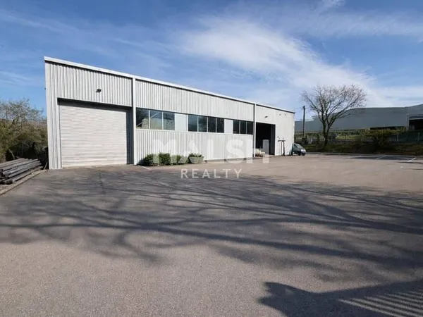 Local d'activité 563 m²