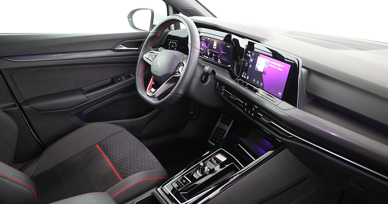 Volkswagen Golf 8 — photo 18