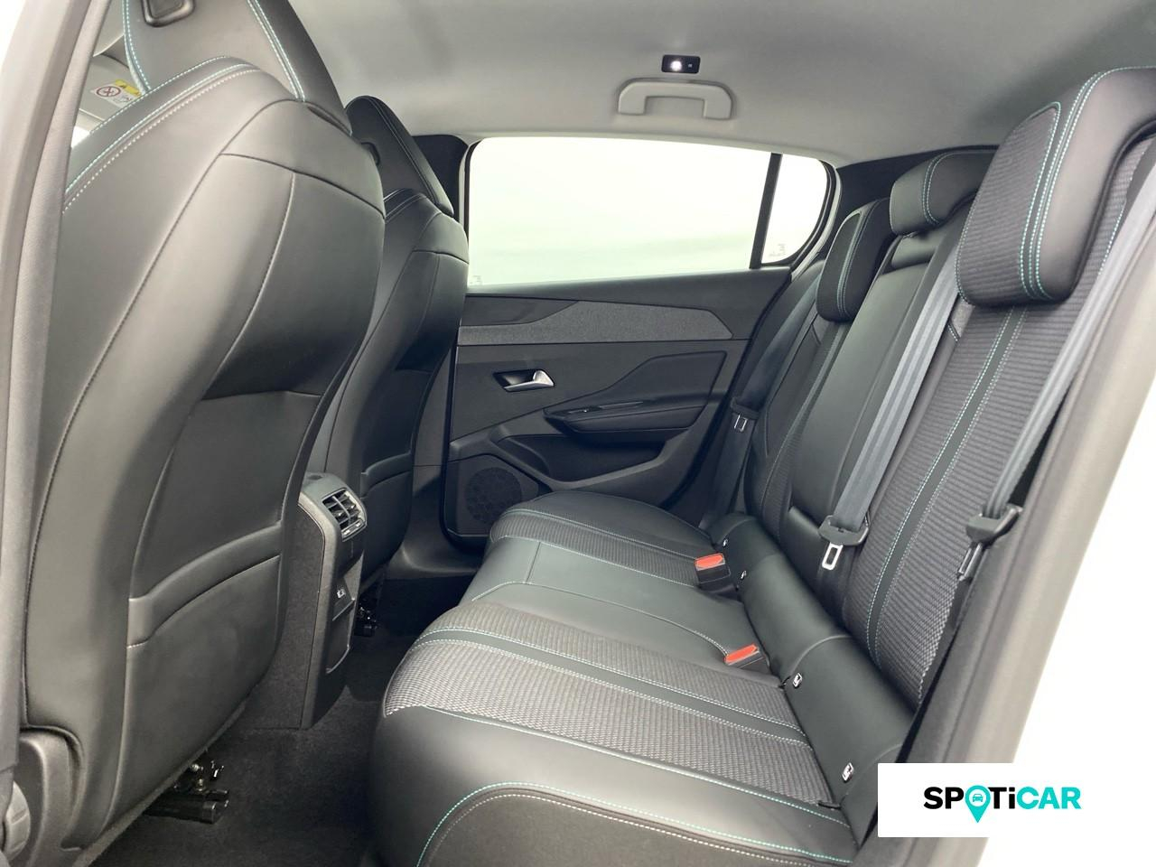 Peugeot 308 phev 180ch allure pack e-eat8 — photo 10