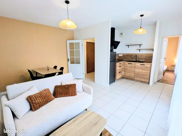 Appartement T2 rénové avec balcon, garage et sans vis-à-vis - 37 m²