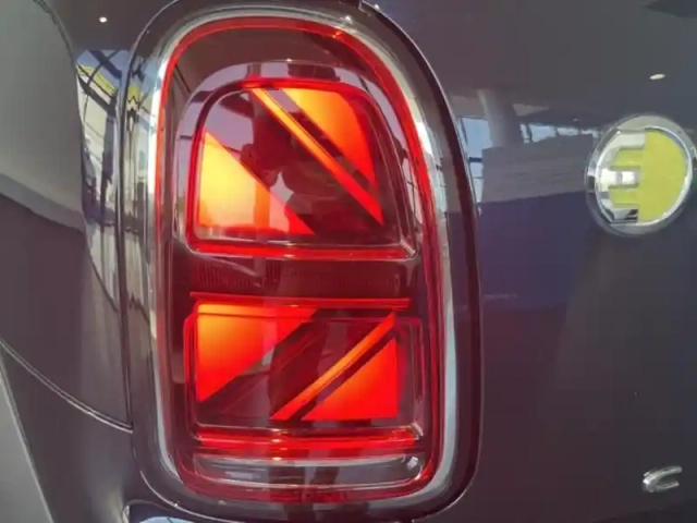 Mini Countryman cooper se 125ch + 95ch edition premium all4 bva6 — photo 14