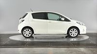 Toyota Yaris HSD 100h Style 5p — photo 4