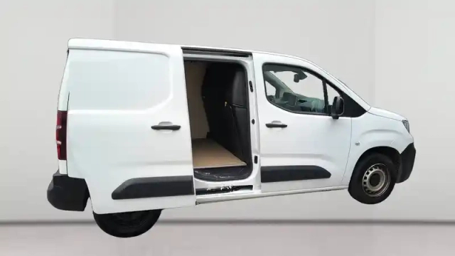 Peugeot Partner fourgon standard 650 kg bluehdi 100 s&amp;s bvm6 — photo 23