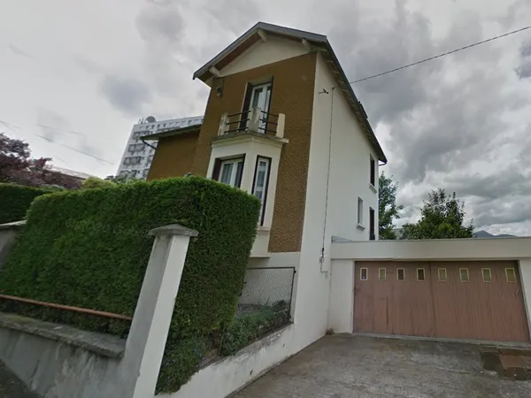 CLERMONT-FD Rotonde. Maison 204m², année. Double Garage. Jardin