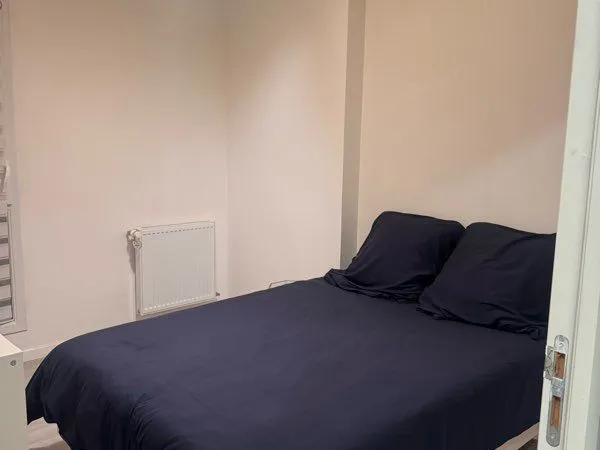 Chambre privée+ salle de bain privée et place de parking
