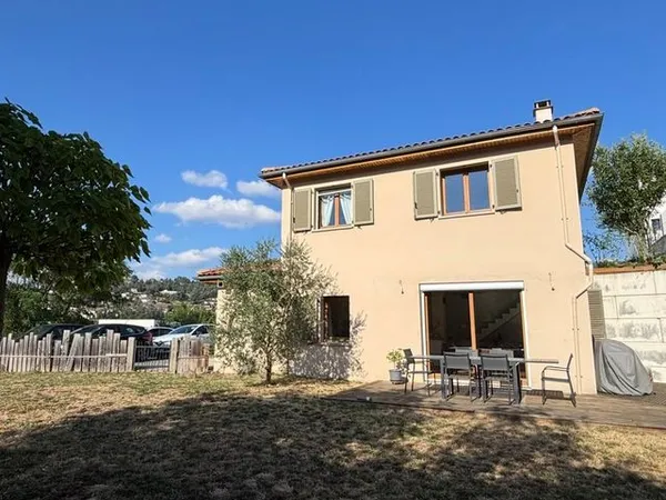 Maison 102 m² avec jardin - Saint-Genest-Lerpt (42530) - 335 000