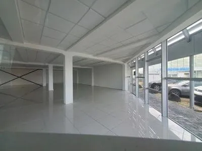 LOCAL RENOVE DE 65M² HOUELBOURG