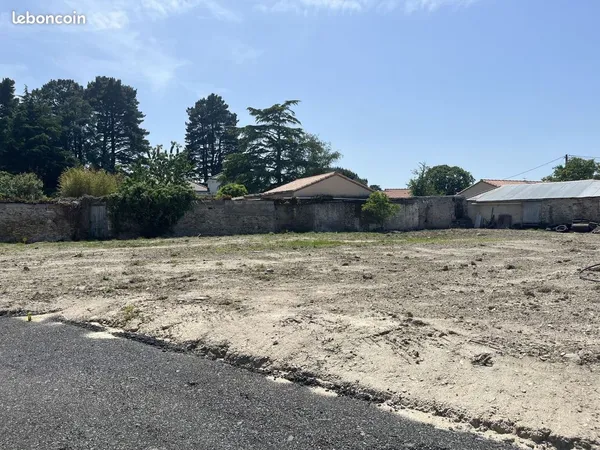Terrain à bâtir de 333 m² à HAUTE-GOULAINE (44)
