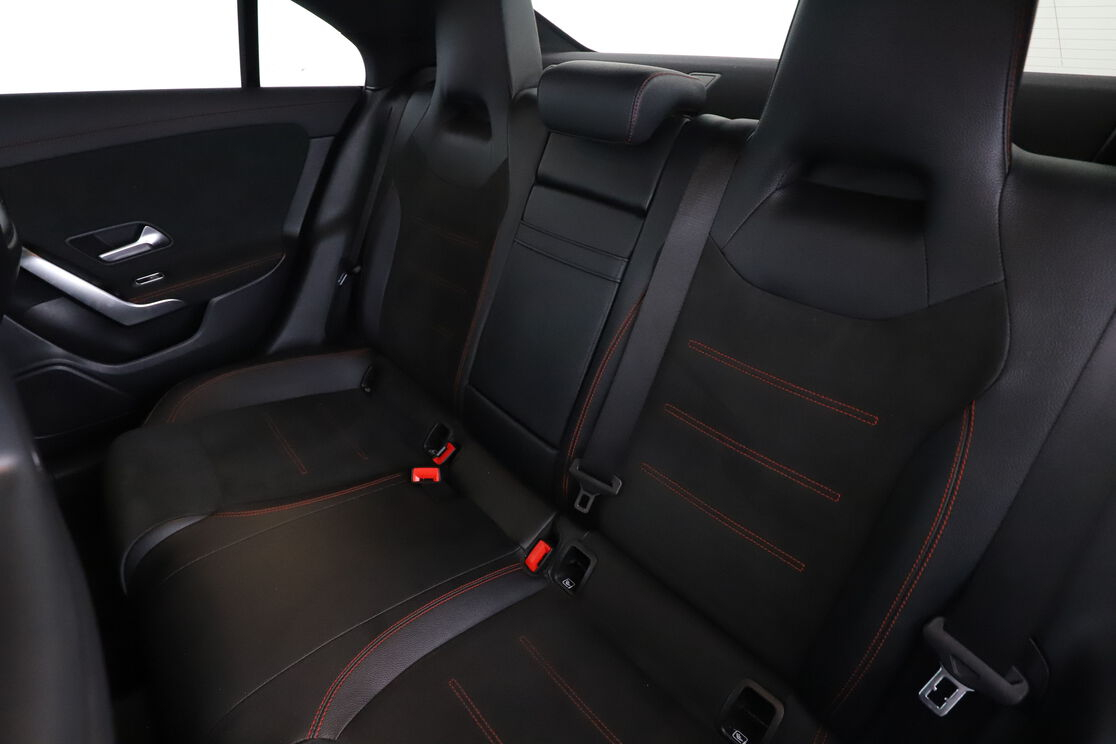Mercedes-Benz CLA 220 d AMG Line 8G-DCT — photo 13