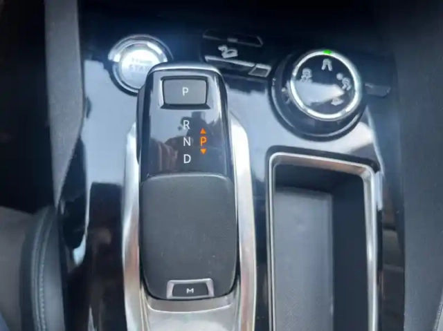 Peugeot 3008 1.2 puretech 130ch crossway s&amp;s eat8 6cv — photo 8