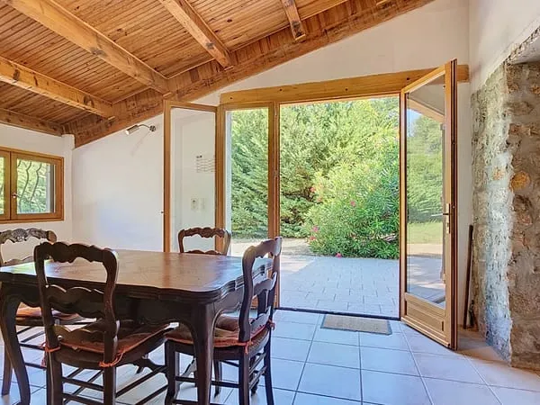 En exclusivité sur VIDAUBAN (Var) Maisonnette sur 3900m²
