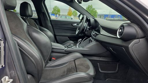Alfa Romeo Giulia 2.2 JTD 210 Q4 AT8 - Veloce Ti – 2020 – 115288 km – Diesel – Boîte Automatique — photo 28