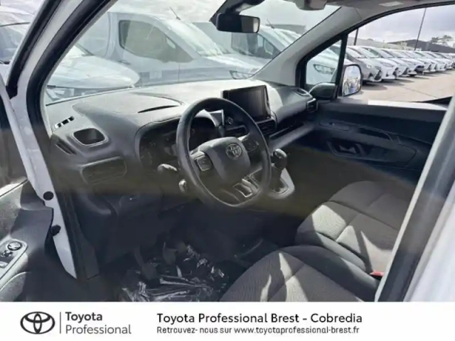 Toyota Proace city medium 100 d-4d business — photo 12