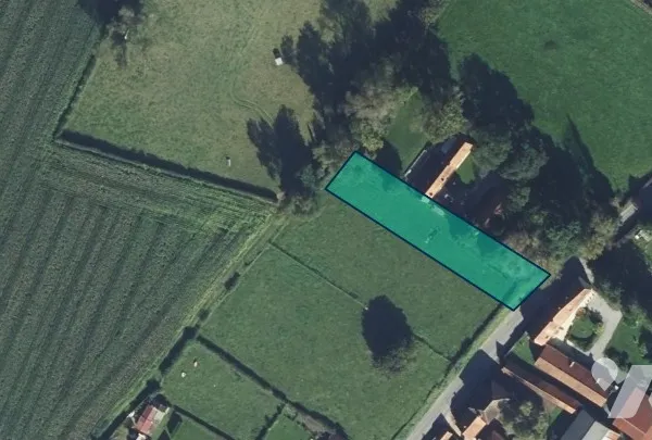 Terrain 1596 m²
