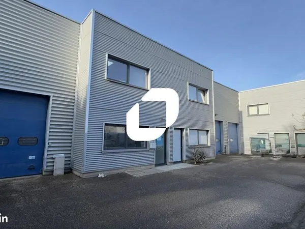 Local d'activité 204 m²