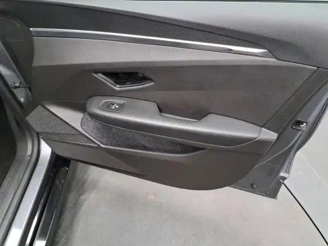Renault Megane e-tech ev60 220 ch super charge — photo 25