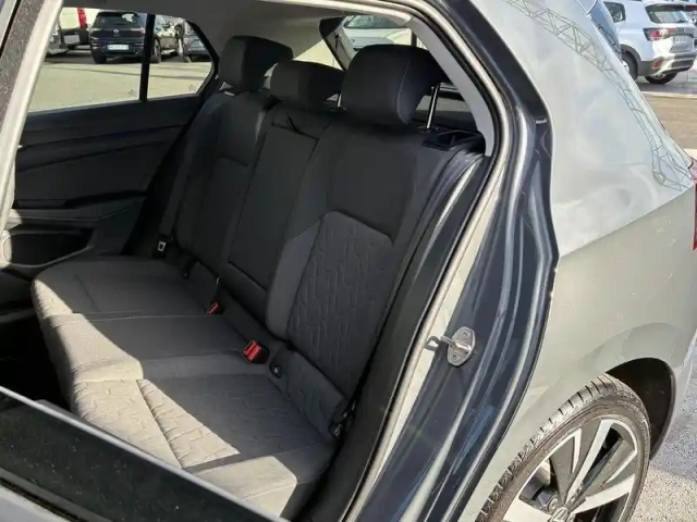 Volkswagen Golf 1.5 ehybrid 204 dsg6 — photo 32