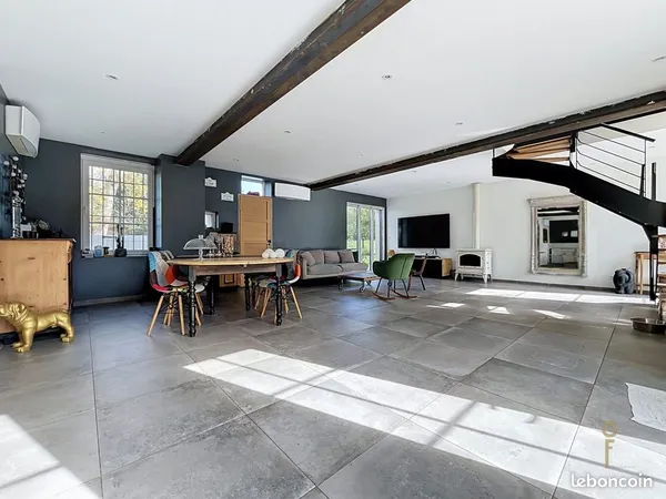 Longère 4 pièces 138 m²